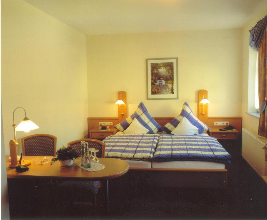Hotel Zur Krone Birresborn 部屋 写真